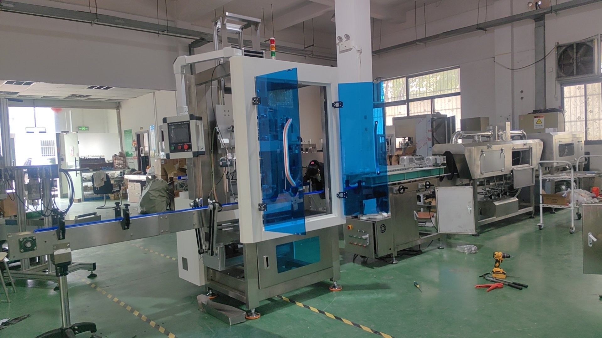 Shrink Sleeve Machine