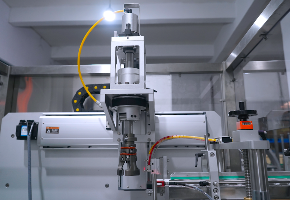 Servo Type Capping Machine