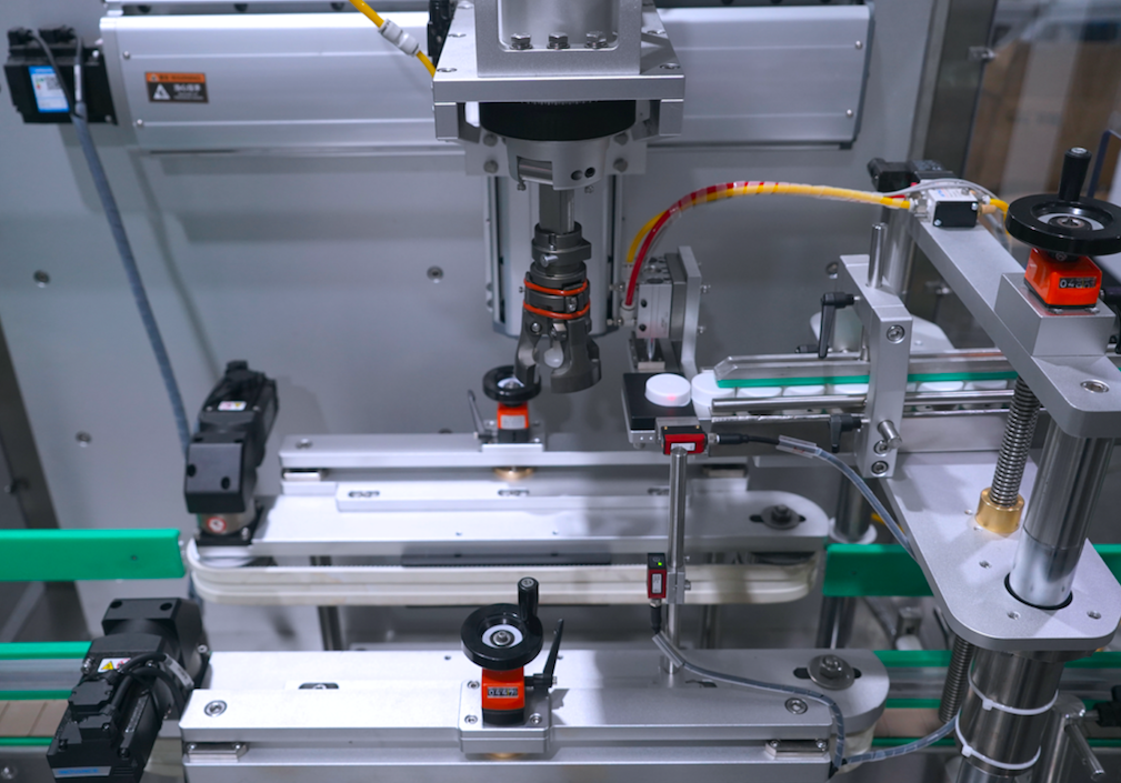 Servo Type Capping Machine